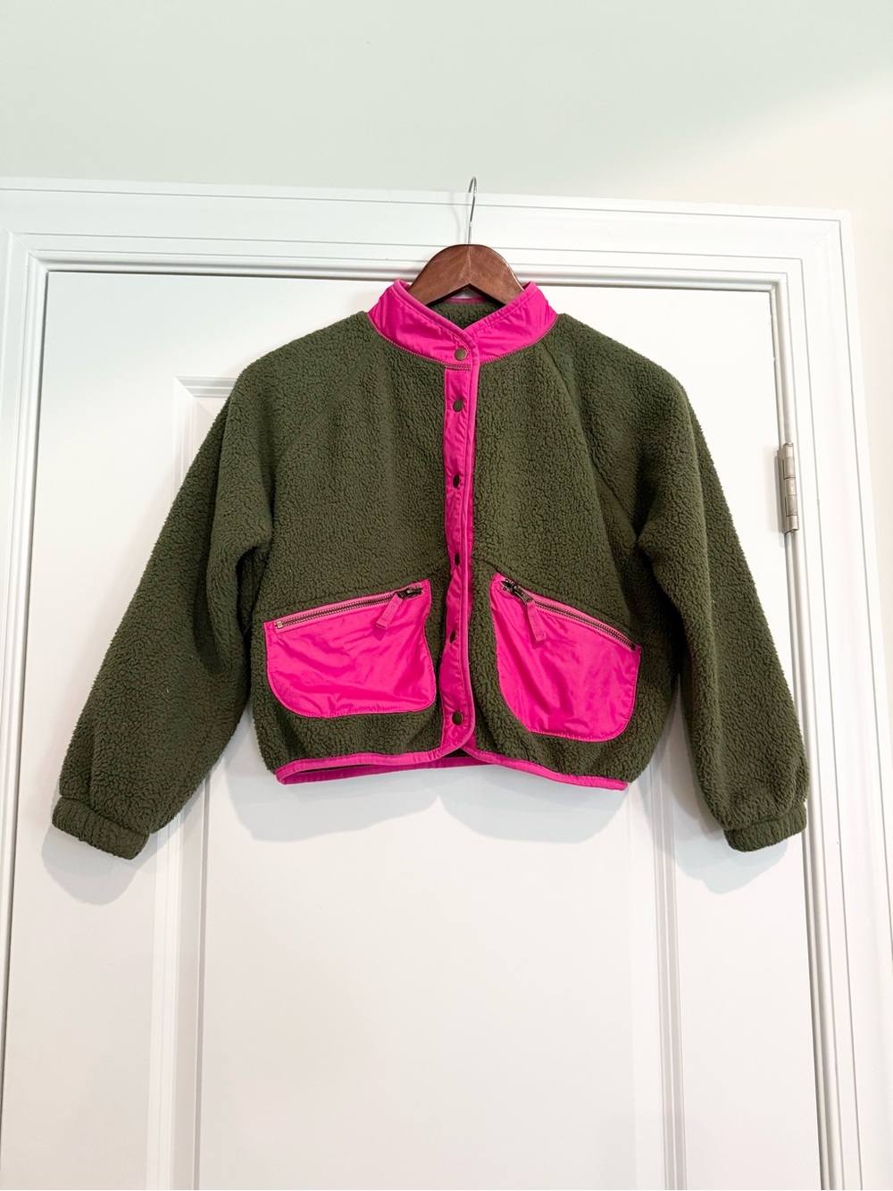 GAP Olive Green Fleece Jacket with Bright Pink Trim and Pockets